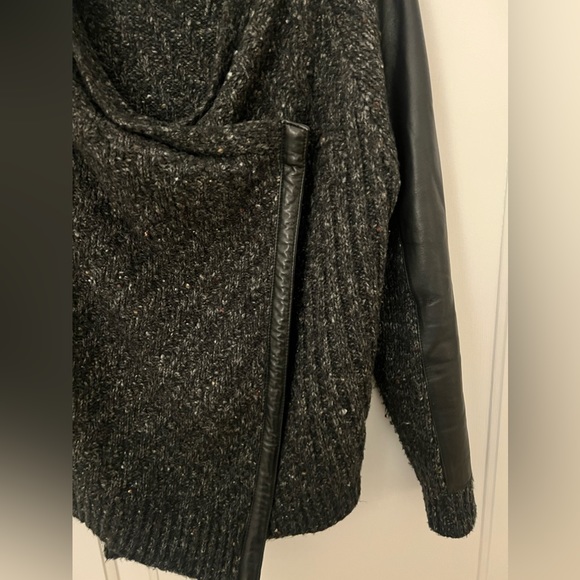 Line sweater jacket with Faux leather trims, Grey & Black, size M - Picture 6 of 7